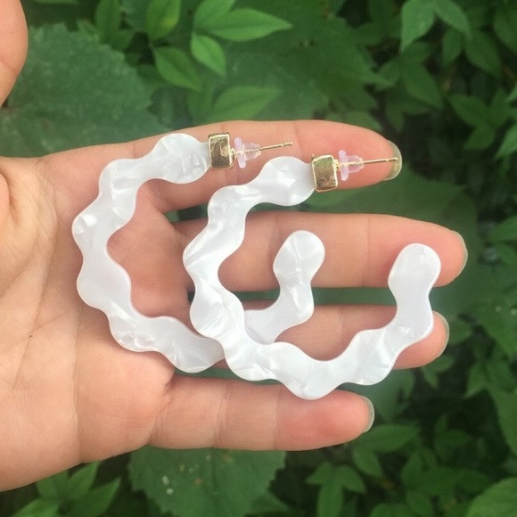 FREE when bundled! White Scalloped Hoop Earrings! - Picture 4 of 4